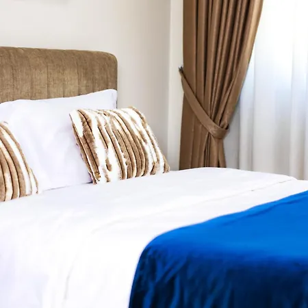 Class Porcelan ティラナ