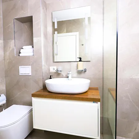 アパート Class Porcelan ティラナ