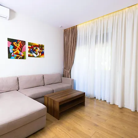 アパート Class Porcelan ティラナ