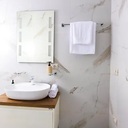 Class Porcelan * ティラナ