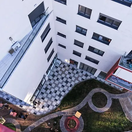 Class Porcelan * ティラナ